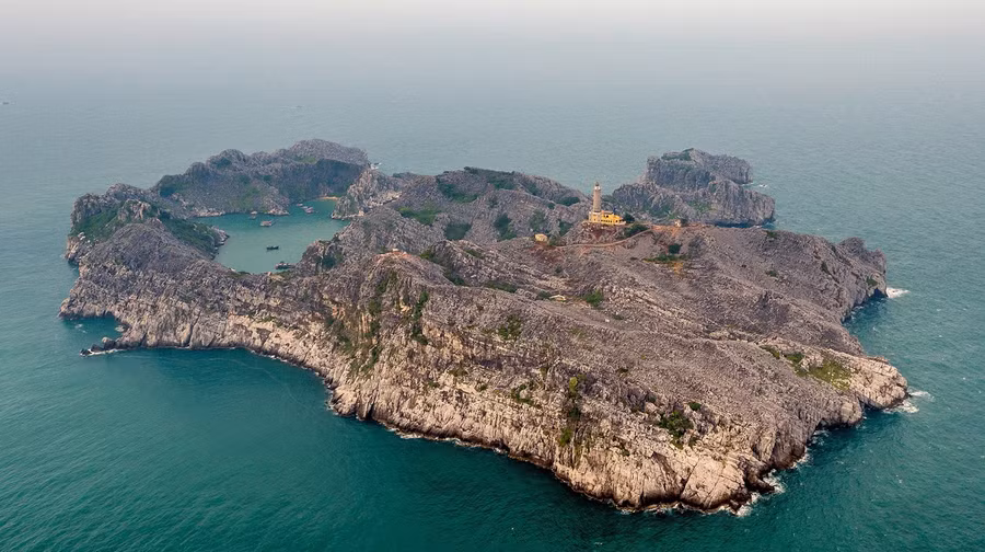 “Mắt thần” giữa biển khơi