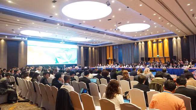 Quang cảnh buổi làm việc