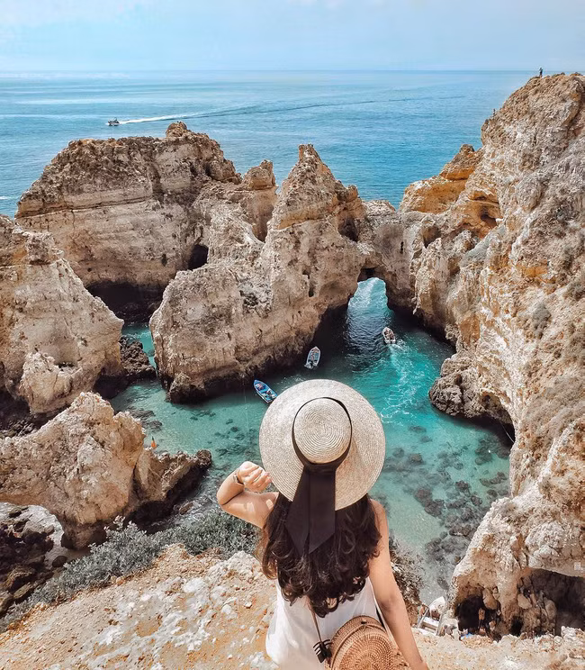 Học ngay 10 kiểu pose dáng này để dành đi biển, chắc chắn bạn sẽ có những tấm ảnh cực xịn - Ảnh 8. Học ngay 10 kiểu pose dáng này để dành đi biển, chắc chắn bạn sẽ có những tấm ảnh cực xịn - Ảnh 8.