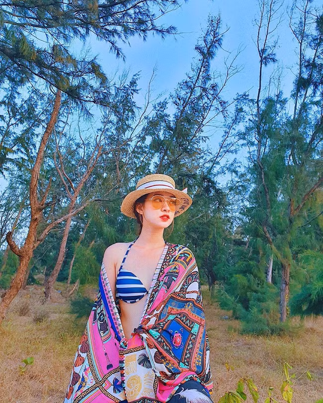 Học ngay 10 kiểu pose dáng này để dành đi biển, chắc chắn bạn sẽ có những tấm ảnh cực xịn - Ảnh 46. Học ngay 10 kiểu pose dáng này để dành đi biển, chắc chắn bạn sẽ có những tấm ảnh cực xịn - Ảnh 46.