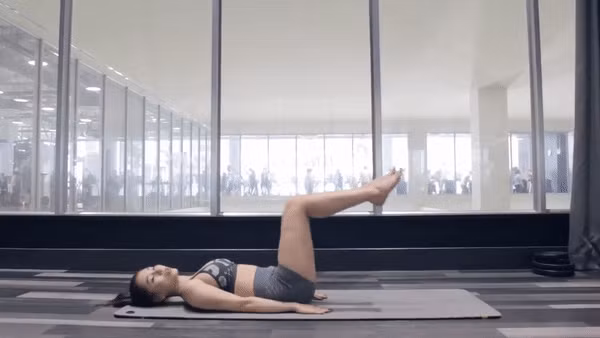 Bụng dưới phẳng lì tuyệt đối nhờ tập đúng bài tập bụng dưới chuyên sâu của HLV như thế này - Ảnh 3.