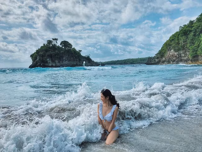 Học ngay 10 kiểu pose dáng này để dành đi biển, chắc chắn bạn sẽ có những tấm ảnh cực xịn - Ảnh 10.