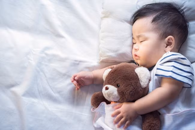 Bé trai 10 tháng người lạnh toát và ra đi trong giấc ngủ vì sai lầm nhiều mẹ mắc phải