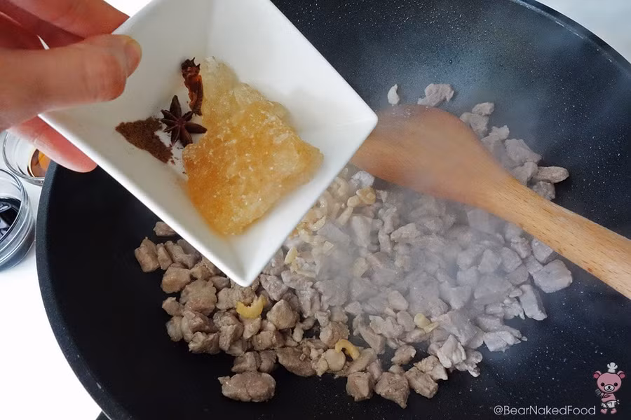 Bí quyết để làm món thịt heo kho trứng tuyệt ngon ảnh 4