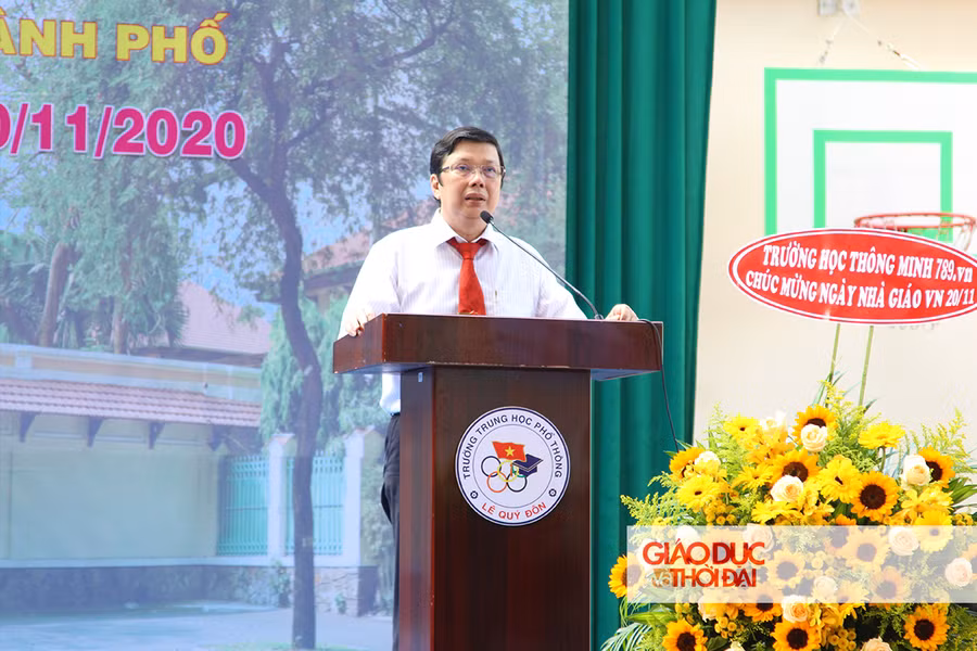 Thầy Hà Hữu Thạch - Hiệu Trưởng nhà trường