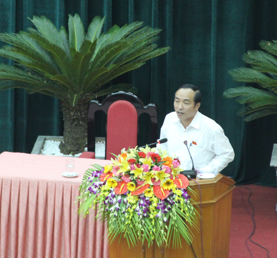 Giám đốc Sở GD&ĐT Hà Tĩnh trả lời câu hỏi chất vấn tại kỳ họp thứ 14 Hội đồng Nhân dân tỉnh Hà Tĩnh. Giám đốc Sở GD&ĐT Hà Tĩnh trả lời câu hỏi chất vấn tại kỳ họp thứ 14 Hội đồng Nhân dân tỉnh Hà Tĩnh.