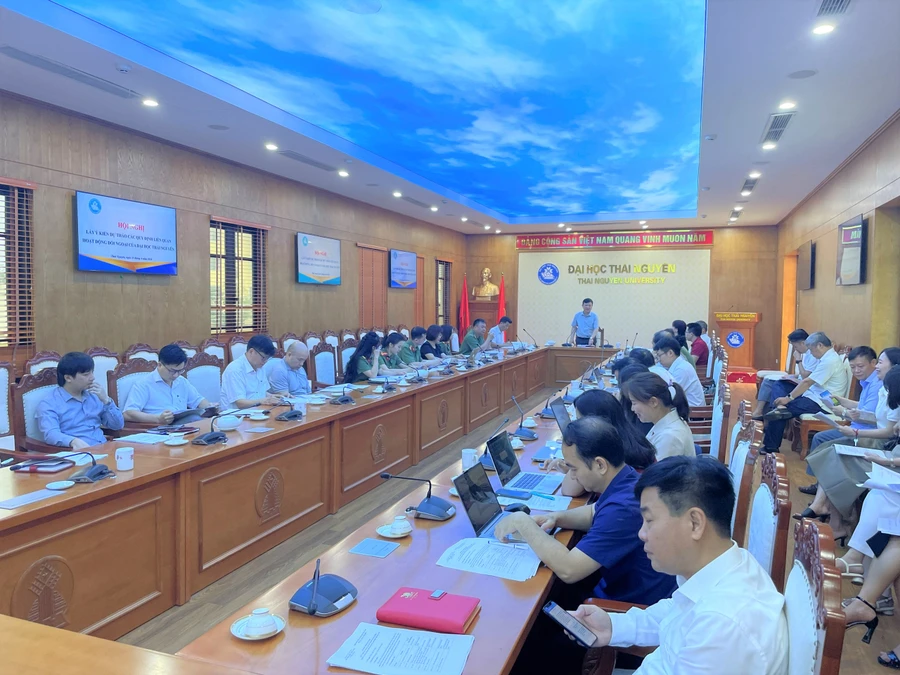 PGS.TS Hoàng Văn Hùng, Giám đốc Đại học Thái Nguyên phát biểu khai mạc Hội nghị.