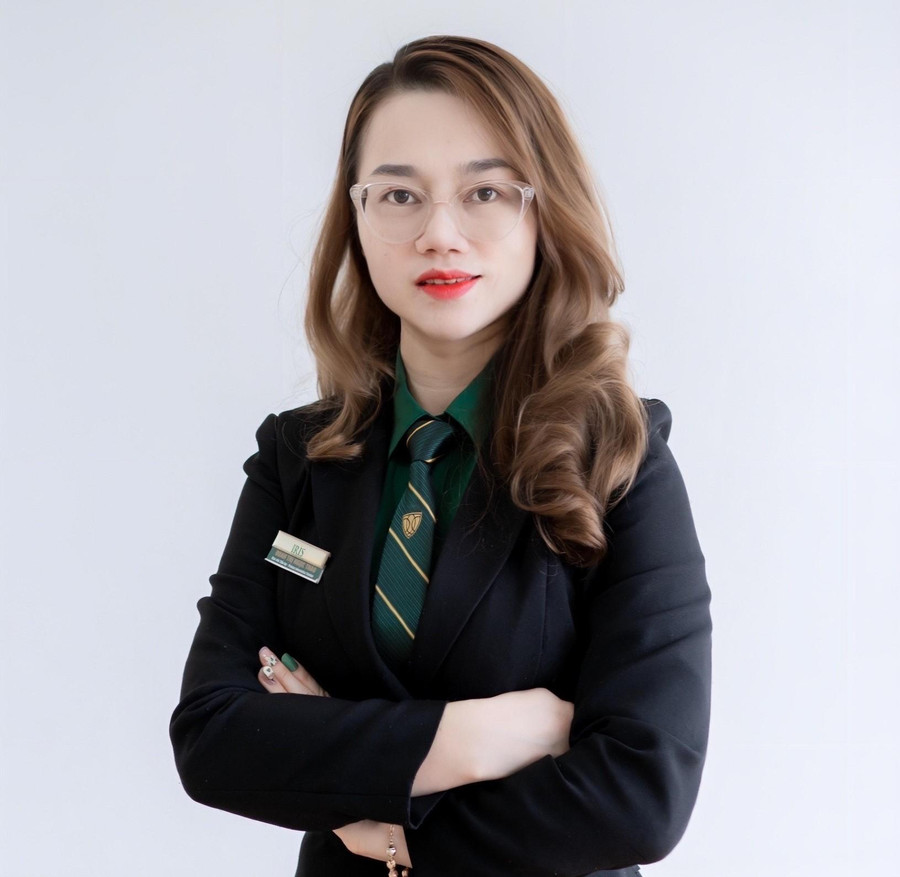 Cô giáo Đoàn Thị Ngọc Thảo nhiều năm liền đạt giáo viên dạy giỏi cấp cơ sở; giải xuất sắc trong chương trình bảo vệ đề cương môn tin học năm 2021 - 2022.