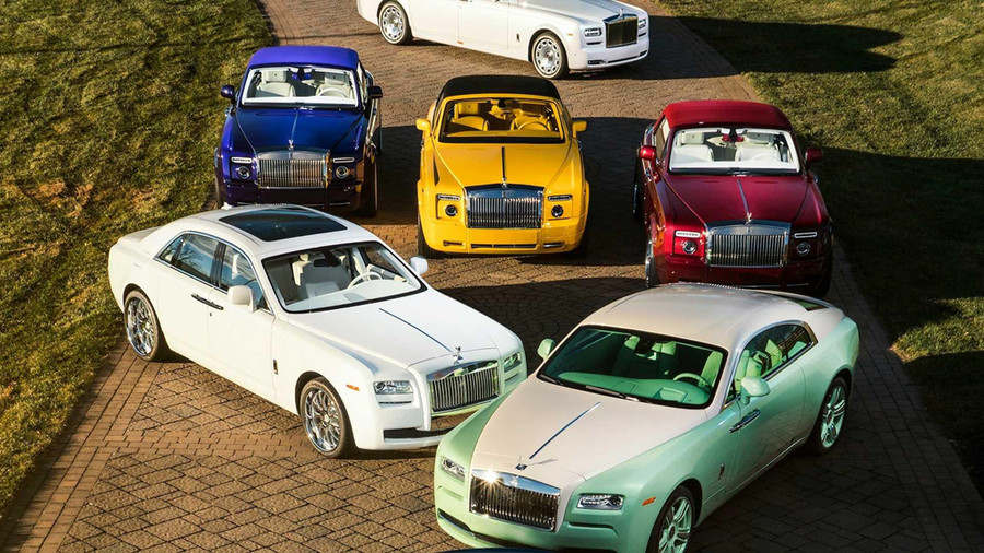 Nguoi dan ong nay so huu 10 xe Rolls-Royce, moi chiec mot mau hinh anh 2 