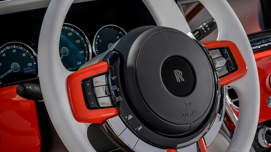 Nguoi dan ong nay so huu 10 xe Rolls-Royce, moi chiec mot mau hinh anh 5 