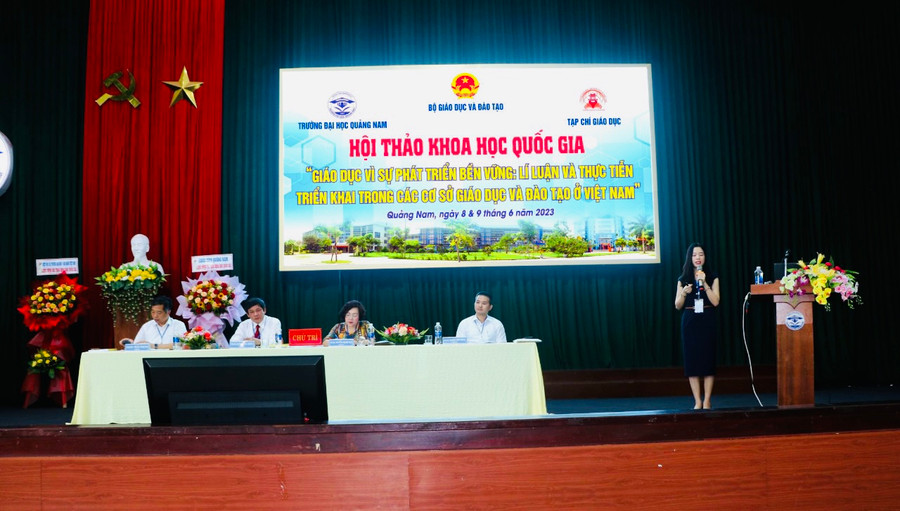 TS.Nguyễn Phương Thảo, Trường Đại học Sư phạm Hà Nội trình bày nghiên cứu TS.Nguyễn Phương Thảo, Trường Đại học Sư phạm Hà Nội trình bày nghiên cứu