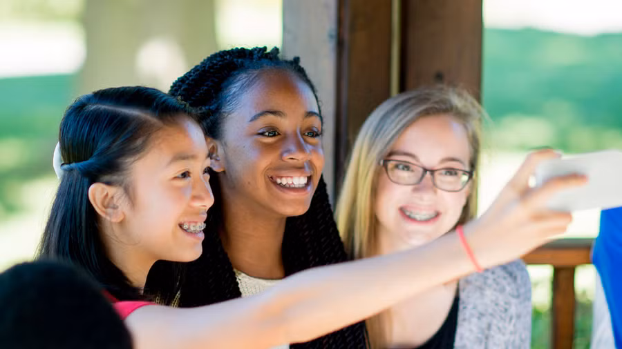 Chấp nhận rủi ro cho phép con bước ra khỏi vùng an toàn của mình, đối mặt với nỗi sợ hãi và học hỏi từ cả thành công lẫn thất bại. (Ảnh: ITN).