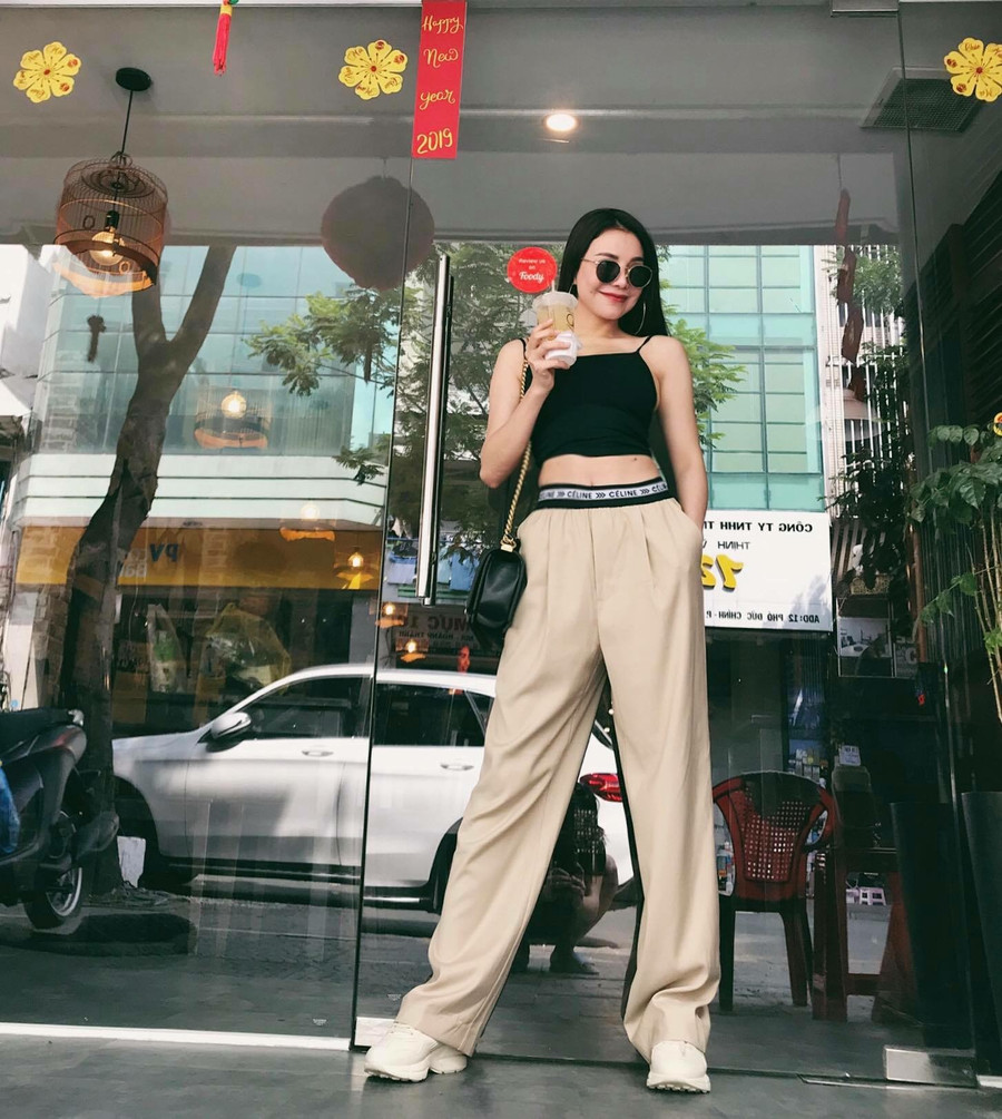 Ngọc Trinh - Trà Ngọc Hằng đụng hàng phong cách gợi cảm, ai đẹp hơn? hình ảnh 2 ngoc trinh - tra ngoc hang dung hang phong cach goi cam, ai dep hon? hinh anh 2