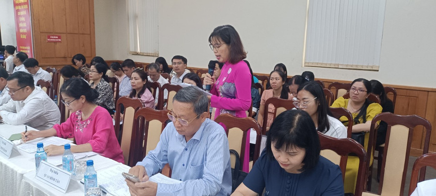 Đại diện Trường Tiểu học Trần Hưng Đạo (quận 1) đề xuất nhiều nội dung quan trọng liên quan đến dự thảo Luật Nhà giáo. Ảnh: Quốc Hải Đại diện Trường Tiểu học Trần Hưng Đạo (quận 1) đề xuất nhiều nội dung quan trọng liên quan đến dự thảo Luật Nhà giáo. Ảnh: Quốc Hải