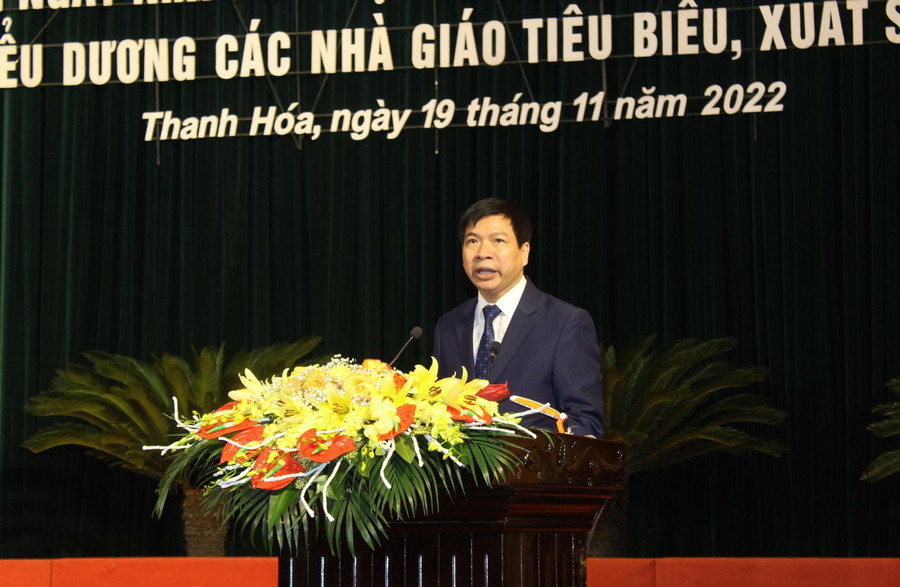 PGS.TS Trần Văn Thức phát biểu ôn lại truyền thống 40 năm giáo dục tỉnh Thanh Hoá. PGS.TS Trần Văn Thức phát biểu ôn lại truyền thống 40 năm giáo dục tỉnh Thanh Hoá.