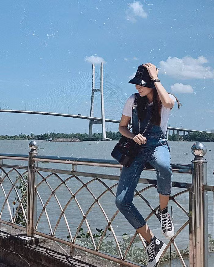 co 1 loai trang phuc my tam, lan khue deu me, dien kieu nao cung tre them vai tuoi - 5