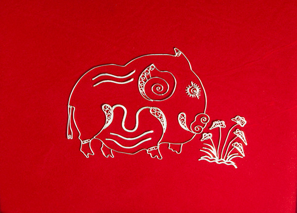 Tranh lợn bạc được các nghệ nhân tác chế khéo léo và lấy nguyên tác từ dòng tranh dân gian truyền thống. Tranh lợn bạc được các nghệ nhân tác chế khéo léo và lấy nguyên tác từ dòng tranh dân gian truyền thống.