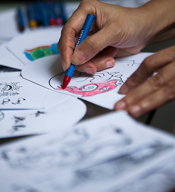 Bộ lì xì vẽ tay hình lợn giúp cho mọi người dễ dàng tương tác và làm quen với dòng tranh này. Bộ lì xì vẽ tay hình lợn giúp cho mọi người dễ dàng tương tác và làm quen với dòng tranh này.