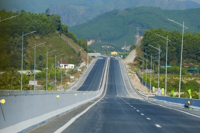 Miễn phí xe lưu thông trên cao tốc Hạ Long - Vân Đồn dịp Tết ảnh 1 Miễn phí xe lưu thông trên cao tốc Hạ Long - Vân Đồn dịp Tết ảnh 1