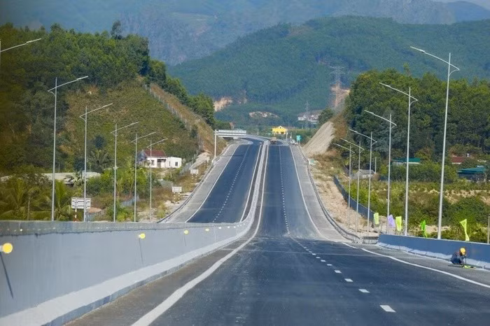 Miễn phí xe lưu thông trên cao tốc Hạ Long - Vân Đồn dịp Tết ảnh 1