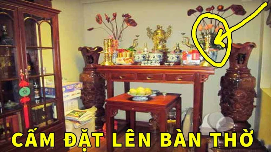 Đây là thứ không nên đặt lên bàn thờ kẻo tài lộc tiêu tan, gia đình bất hòa