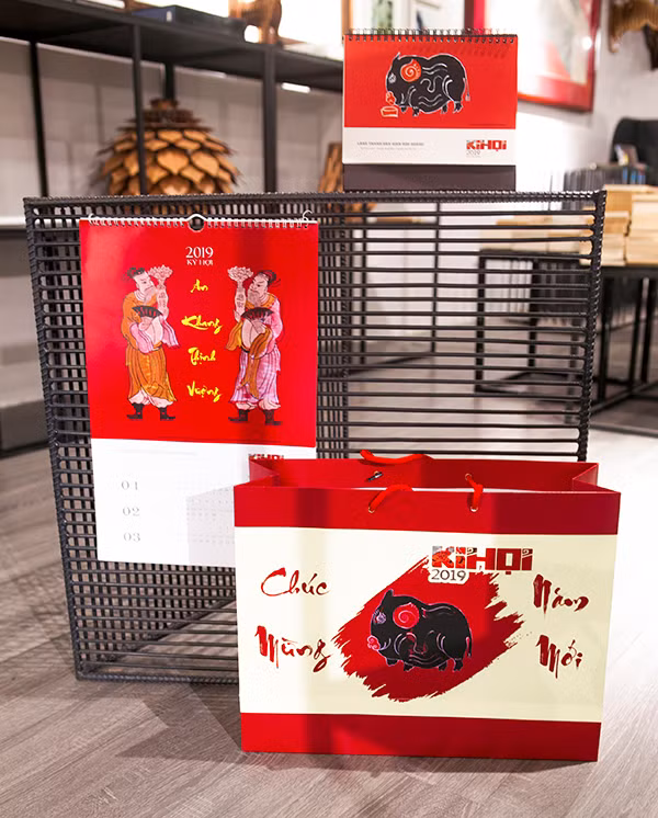 Bộ lịch tết lợn của dòng tranh Kim Hoàng.