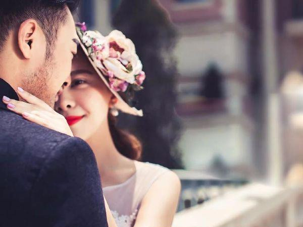 Đàn ông nào cũng làm một trong những việc này sau lưng vợ