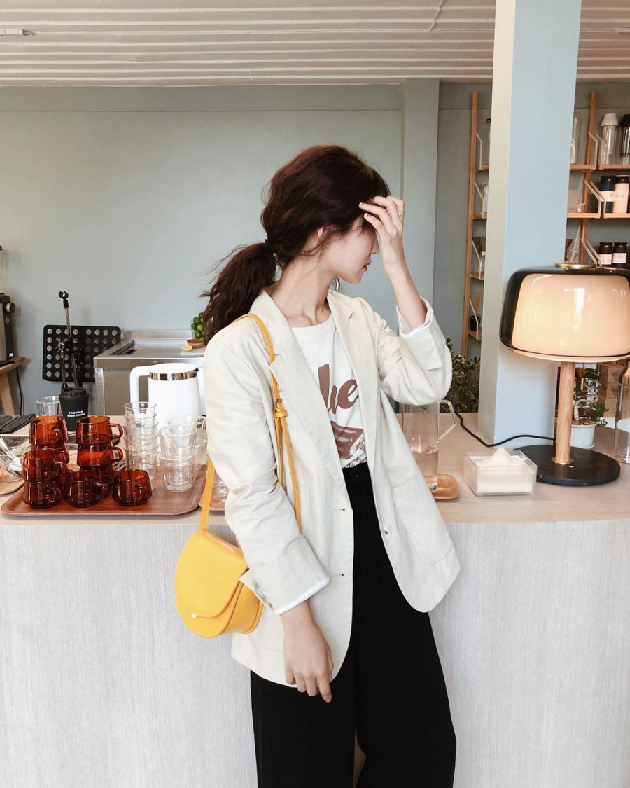 4 mẫu áo khoác đẹp nhẹ nhàng nhưng cực sang chảnh mùa thu ảnh 8 Empty