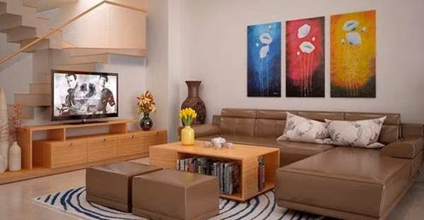 Cầu thang đẹp và còn là nơi trữ đồ.