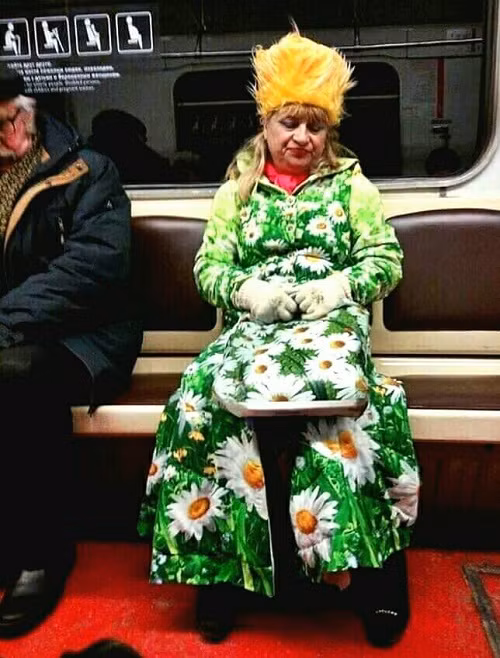 Trang phục hoa cỏ mùa xuân.