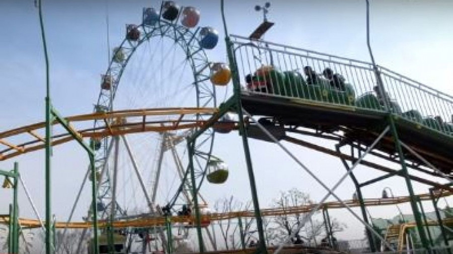 Nhật Bản: Tàu lượn siêu chậm trật bánh mà không ai biết nhat ban tau luon sieu cham trat banh ma khong ai biet