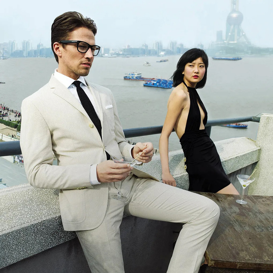 Khi đàn ông bị thôi thúc nhìn phụ nữ theo những cách đầy ham muốn, họ sẽ có xu hướng hình thành cái nhìn lệch lạc về tất cả phụ nữ. (Ảnh: ITN).