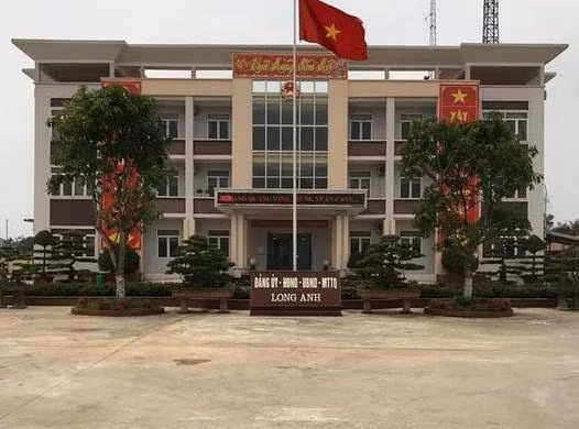 Trụ sở UBND phường Long Anh.