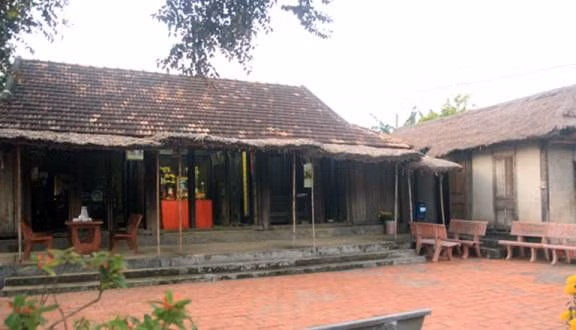 Hình ảnh căn nhà lưu niệm trước khi bị lũ tàn phá. Ảnh: IT