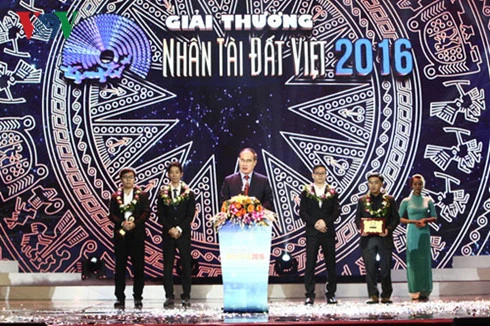 Trao giải thưởng Nhân tài Đất Việt 2016