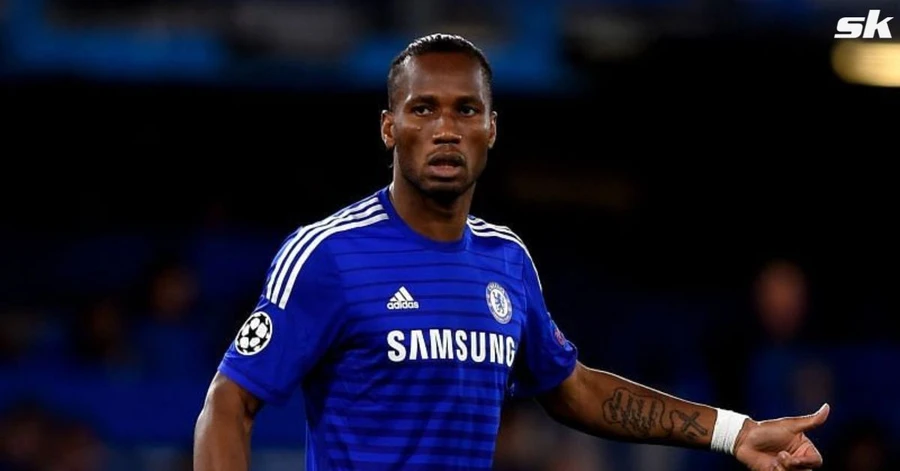 Drogba tỏ ra phẫn nộ trước màn trình diễn của đội nhà.