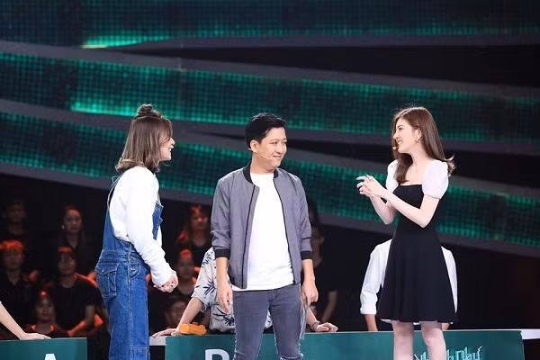 Vẻ gợi cảm của hot girl gọi ca sĩ cát xê nửa tỷ là chồng yêu