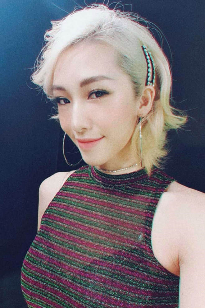 Muốn vừa chất vừa xinh, hãy nhìn cách Emily "chơi" phụ kiện ảnh 2 Muon vua chat vua xinh xan, hay nhin cach Emily