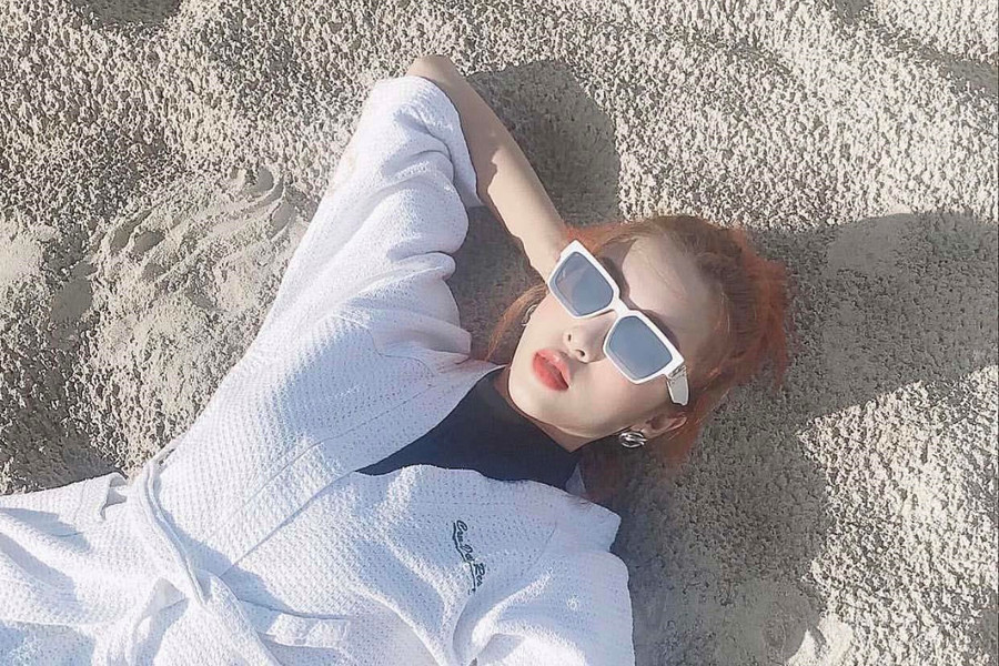Muốn vừa chất vừa xinh, hãy nhìn cách Emily "chơi" phụ kiện ảnh 13 Muon vua chat vua xinh xan, hay nhin cach Emily