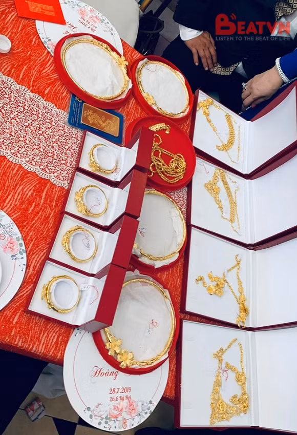 Dân mạng choáng váng với của hồi môn tính vội cũng được hơn 1kg vàng của cô dâu trẻ ở Trà Vinh-3