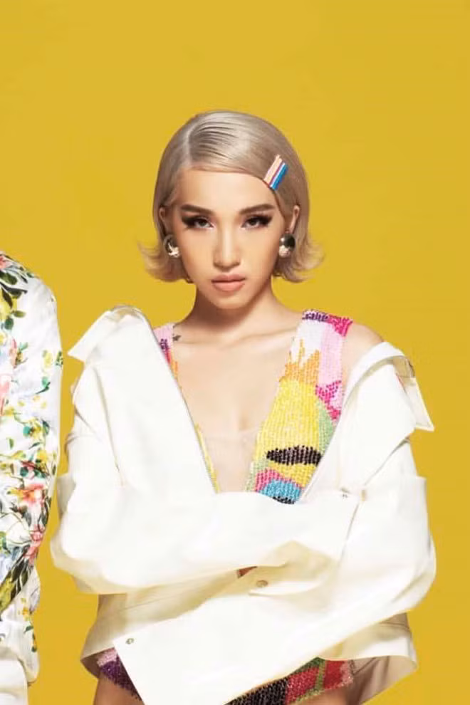 Muon vua chat vua xinh xan, hay nhin cach Emily 