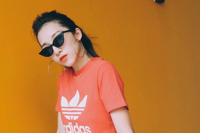 Muốn vừa chất vừa xinh, hãy nhìn cách Emily "chơi" phụ kiện ảnh 9 Muon vua chat vua xinh xan, hay nhin cach Emily