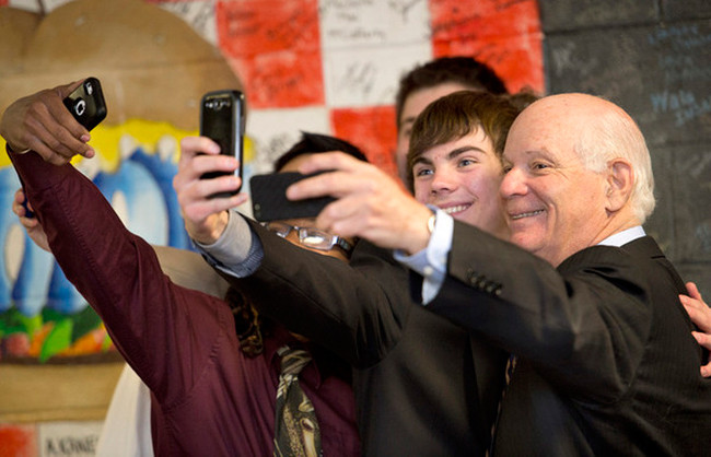 Con người đang ngày càng "sống ảo" bất chấp sự hiểm nguy hình ảnh 15 con nguoi dang ngay cang "song ao" bat chap su hiem nguy hinh anh 15