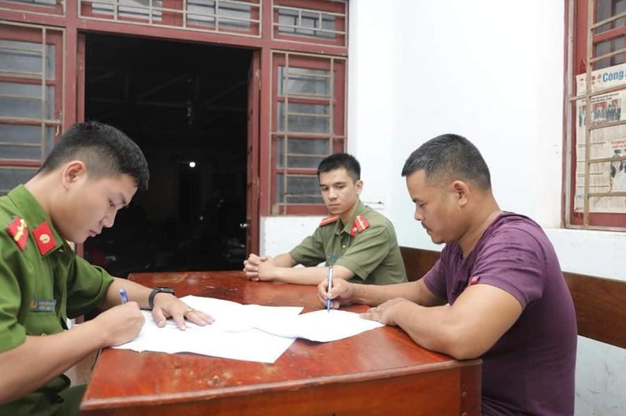 Khoang bí mật trong xe khách của vợ chồng 