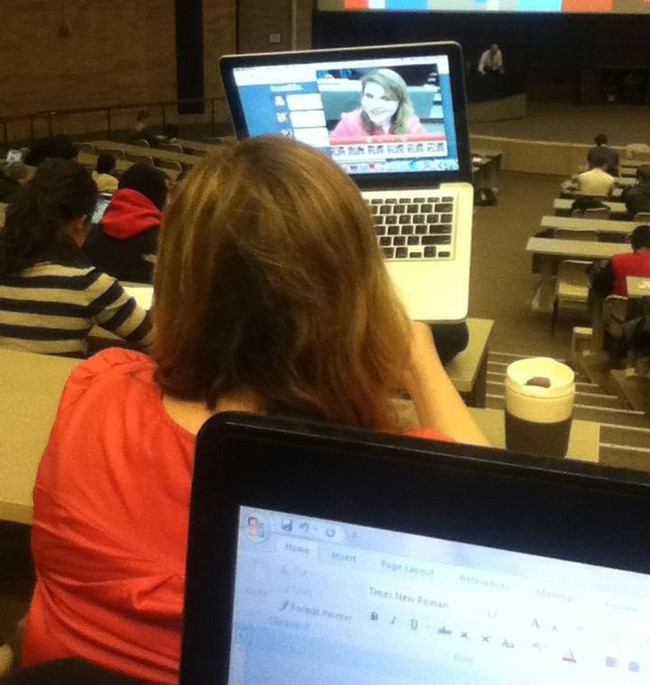 Con người đang ngày càng "sống ảo" bất chấp sự hiểm nguy hình ảnh 9 con nguoi dang ngay cang "song ao" bat chap su hiem nguy hinh anh 9