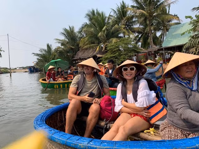 Ngọc Anh 3A: Cuộc sống giản dị của “bà nội trợ” sau ánh đèn sân khấu? - 5