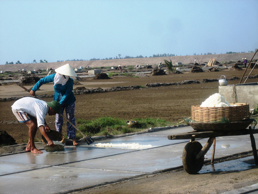 Nhọc nhằn gắn bó với nghề