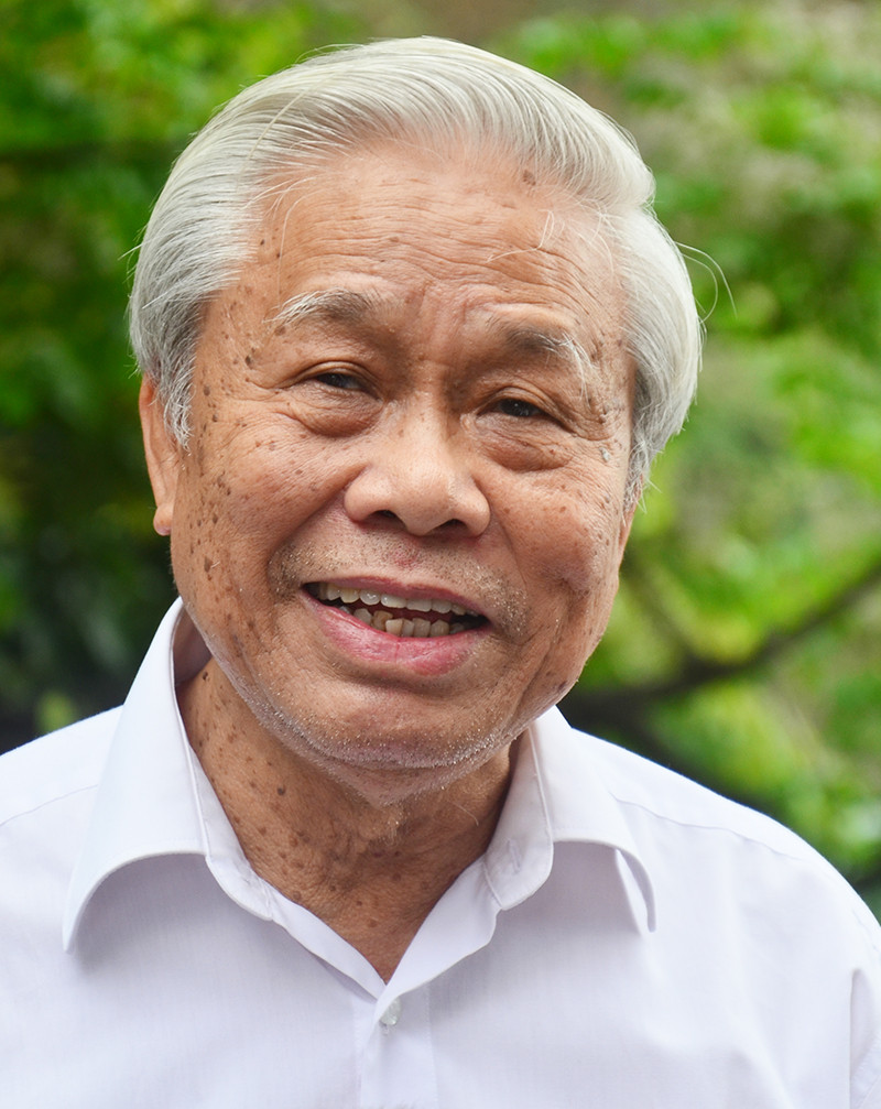 Nhà thơ Vũ Quần Phương. Nhà thơ Vũ Quần Phương.