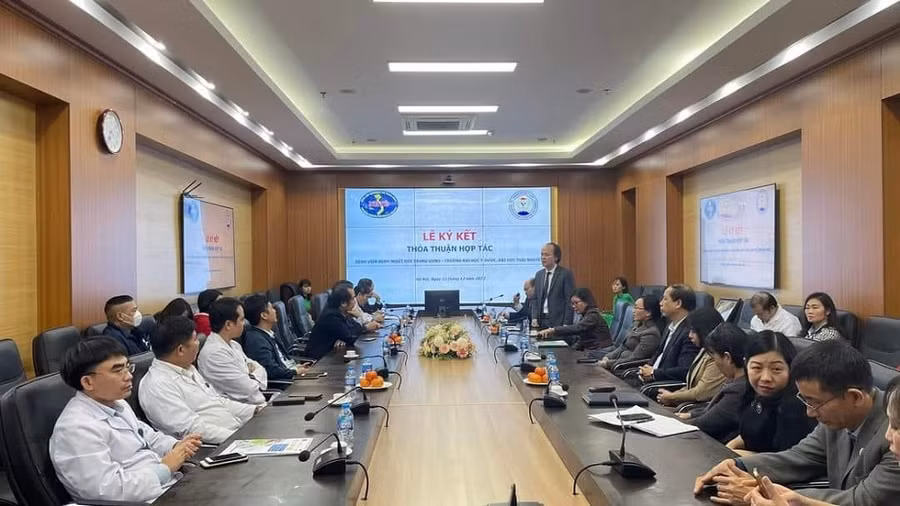 Hai đơn vị sẽ cùng nhau phối hợp, chia sẻ, hỗ trợ trong công tác đào tạo, nghiên cứu khoa học. Hai đơn vị sẽ cùng nhau phối hợp, chia sẻ, hỗ trợ trong công tác đào tạo, nghiên cứu khoa học.