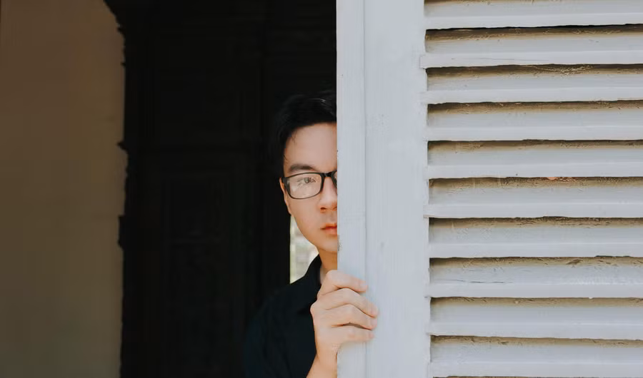 Một người đàn ông suy sụp sau khi ly hôn thường khó tái nhập lực lượng lao động. (Ảnh: ITN).